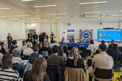 Agrandir l'image 3 sur 17, fenêtre modale