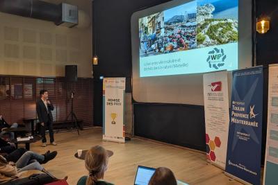 Agrandir l'image 12 sur 24, fenêtre modale