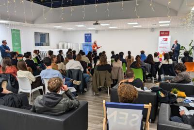 Agrandir l'image 4 sur 8, fenêtre modale