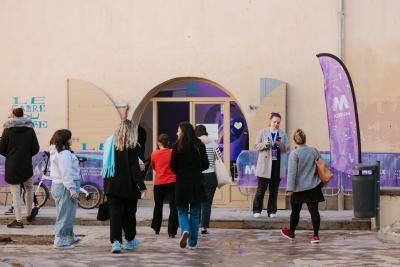 Agrandir l'image 14 sur 66, fenêtre modale