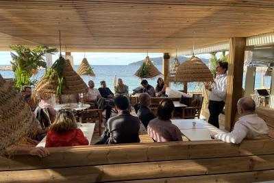 Agrandir l'image 3 sur 33, fenêtre modale