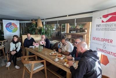 Agrandir l'image 32 sur 33, fenêtre modale