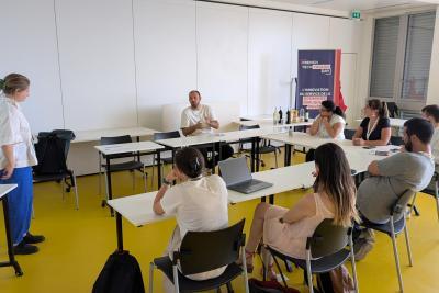 Agrandir l'image 16 sur 26, fenêtre modale